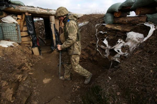 Armata ucraineană confirmă că un militar a murit la Lugansk, iar alţii au fost răniţi în confruntări cu insurgenţi proruşi