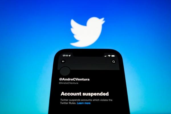 Twitter a suspendat "din greşeală" conturi care anunţau informaţii despre criza din Ucraina