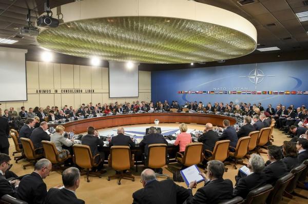 Polonia și România cer activarea articolului 4 al Tratatului NATO