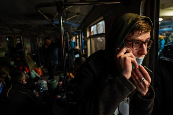 Trenuri speciale de evacuare din Kiev spre vestul Ucrainei. Călătorii, sfătuiți să păstreze discreția și luminile stinse
