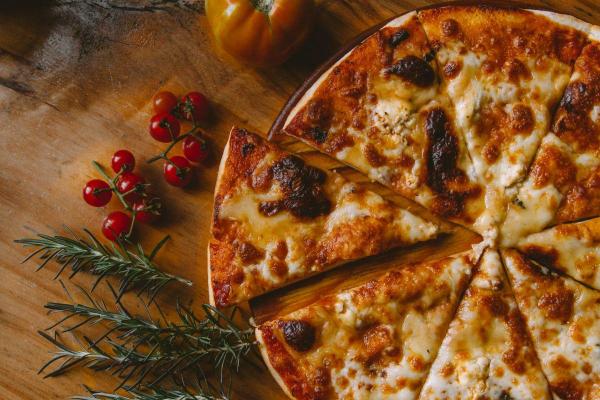 (P) Cuptorul de pizza electric, noua definiție a savorii preparatului italienesc!