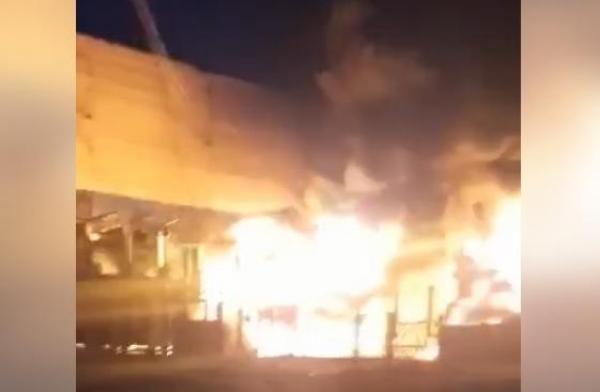 Incendiu puternic la o companie energetică din Dnipropetrovsk, în sud-estul Ucrainei. Ruşii ar fi bombardat un oraş şi două sate