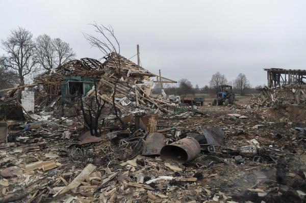 ''Au venit din iad.'' Un medic polonez a salvat vederea unei întregi familii, după bombardamentele din estul Ucrainei