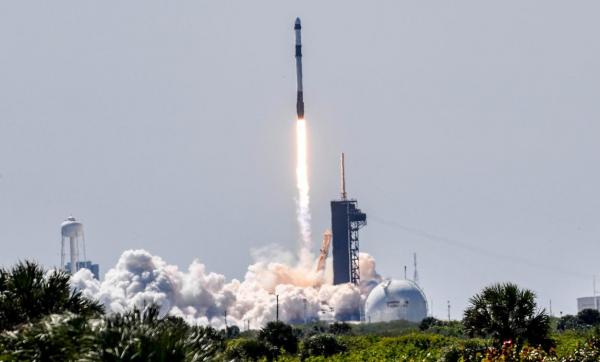 Racheta SpaceX, lansată cu succes