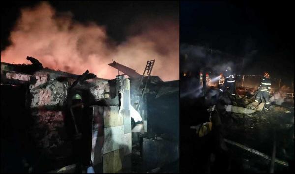 Incendiu puternic în satul Liteni, judeţul Suceava. O femeie de 45 de ani, găsită carbonizată în casă