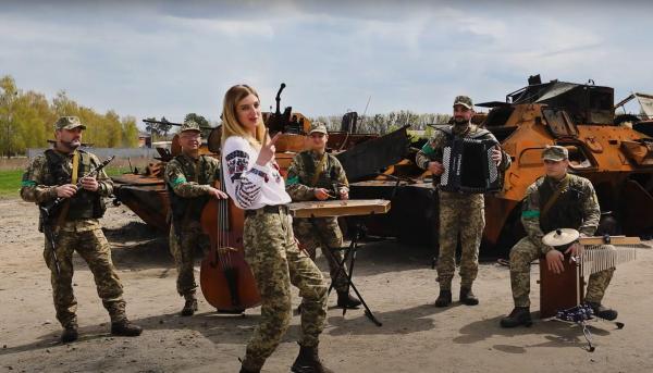 Videoclip făcut de Forţele Armate despre luptele din Herson, lângă blindate capturate de la ruşi: Întreaga Ucraina este un iad negru pentru inamic