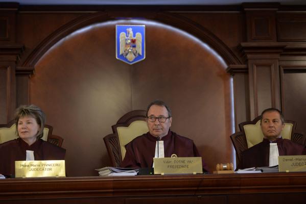 Mona Mivniceru, Valer Dornean si Daniel Morar vor fi înlocuiţi ca judecători la CCR