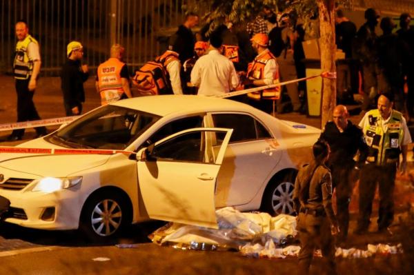 Trei persoane au murit în urma unui atac în oraşul Elad din Israel
