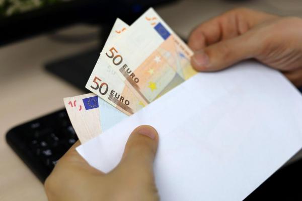 Vouchere de 50 de euro pentru 2,8 milioane de români