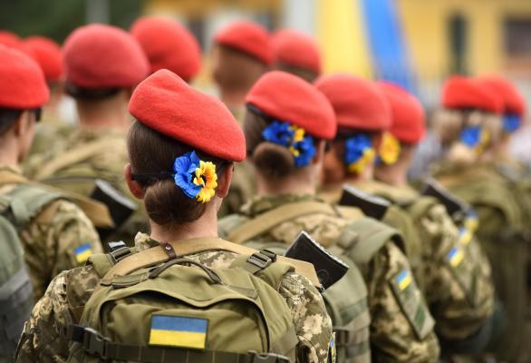 Ucraina: Informaţia despre înrolarea femeilor în armată este falsă