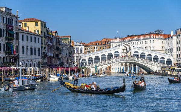 Măsura vizează descurajarea turiștilor care vor să viziteze Veneția pentru doar o zi.