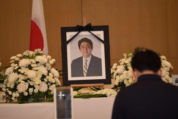 Shinzo Abe a fost cel mai tânăr premier din istoria Japoniei