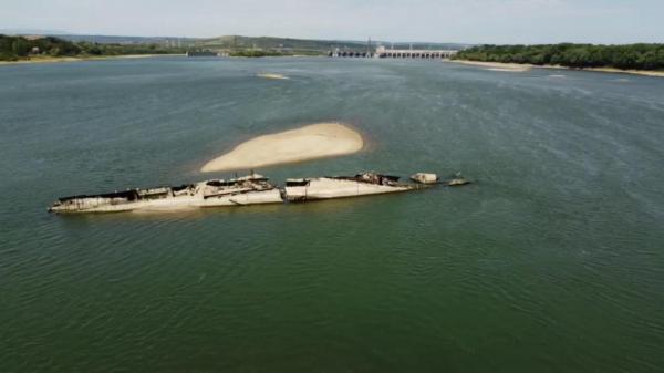 Epave din cel de-Al Doilea Război Mondial ies la suprafaţă: Seceta a dus la expunerea navelor naziste scufundate pe fundul Dunării