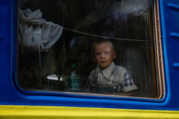 1000 de copii ucraineni din Mariupol, adoptați de ruși. Ucraina acuză Moscova că organizează adopții ilegale