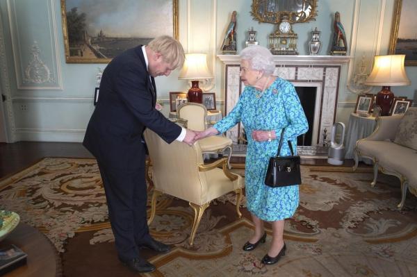 Ceremonia prin care Regina Elisabeta a II-a desemnează noul premier nu va avea loc la Palatul Buckingham
