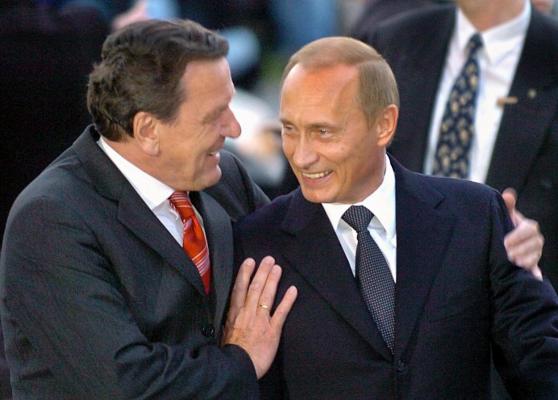Fostul cancelar german Gerhard Schröder, pus la zid din cauza prieteniei cu Putin
