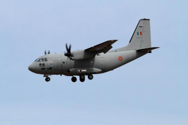 Două aeronave C-27J Spartan au aruncat din aer 25 de tone de apă pentru stingerea unui incendiu de pădure în Vâlcea