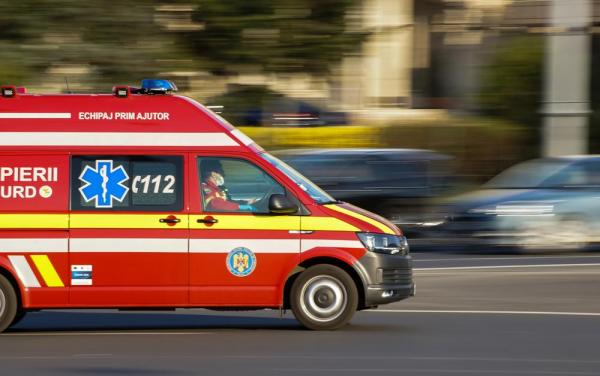Un bărbat de 35 de ani, internat în Spitalul de Psihiatrie din Cluj, a căzut în gol de la etajul 1