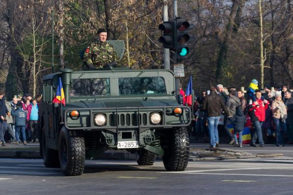 Soldați români la parada de 1 Decembrie
