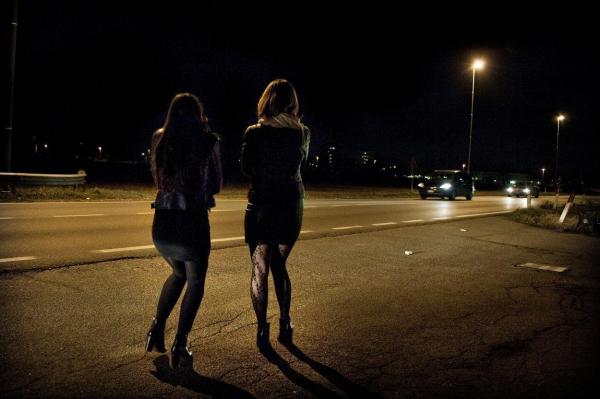 "Și-a ieșit din minți!" Două prostituate românce, înjunghiate în aceeași noapte, la jumătate de oră distanță, în Italia