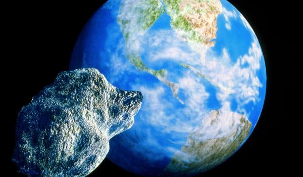 Un asteroid de dimensiunea unui camion este pe cale să treacă de Pământ