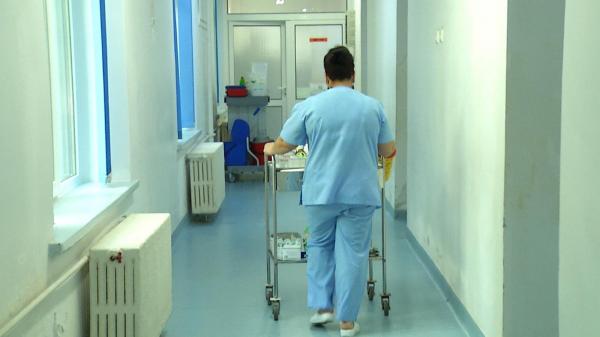Primele decese cauzate de gripă în acest sezon: două femei din București, de 25 și 50 de ani,