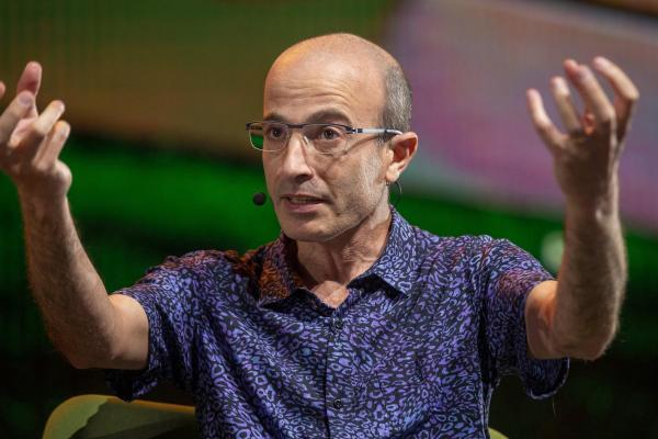 Istoricul israelian Yuval Noah Harari critică "indiferența" progresiştilor occidentali faţă de atrocităţile comise de Hamas