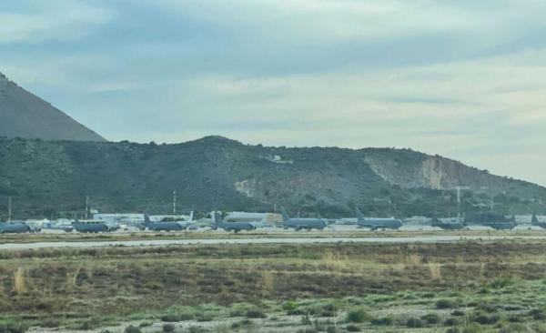 Numeroase avioane de transport americane, pe insula grecească Creta