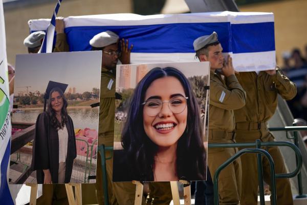 Cadavrul unei femei soldat, găsit de israelieni în Gaza. Noa Marciano fusese răpită de Hamas în prima zi de război