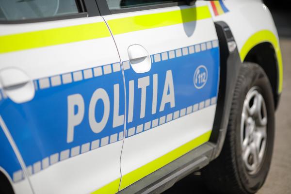 O şoferiţă beată a avariat cinci maşini în Craiova. Femeia a ignorat indicatorul "Oprire" şi a intrat în intersecţie fără să se asigure