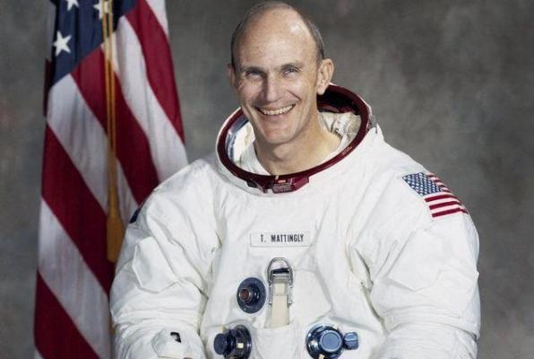 Astronautul Thomas Mattingly, care a contribuit la salvarea echipajului misiunii Apollo 13, a murit la 87 de ani