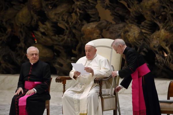Papa Francisc a anunțat că suferă de o boală foarte infecţioasă şi acută: "Nu am avut timp să vorbesc despre asta: Rugați-vă pentru mine"