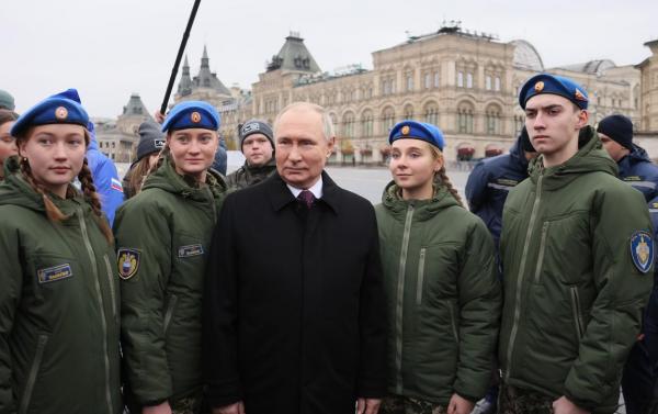 Vladimir Putin va rămâne la putere în Rusia până cel puţin în 2030. Decizia a ajuns la subordonaţi, iar consilierii îi pregătesc campania