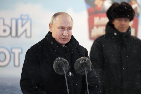 Scene halucinante la Kremlin. Liderul Partidului Comunist a spus că cine l-a lăsat pe Putin afară fără căciulă pe ger merită biciuit