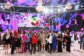 Revelionul cel neBUN aduce la Antena 1 zeci de vedete, în cel mai tare concurs de revelioane. Liviu şi Andrei , alături de Nea Mărin, gazdele show-ului