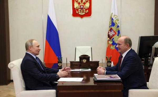 Vladimir Putin s-a ]nt\lnit cu Gennadi Ziuganov