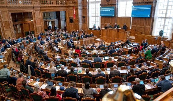 Danemarca renunţă la o sărbătoare importantă: Parlamentarii vor să economisească bani pentru cheltuielile militare