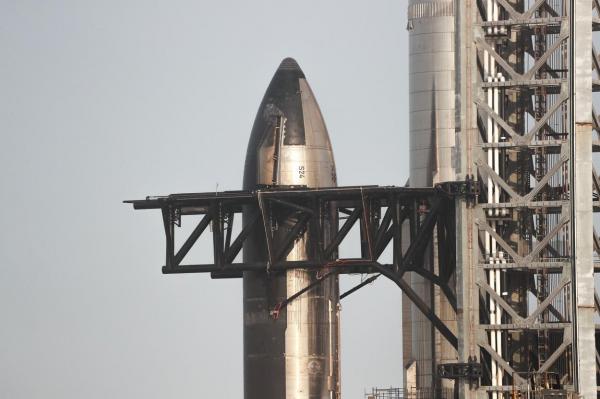 SpaceX a primit autorizația pentru a lansa Starship, cel mai mare vehicul spațial construit până acum de compania lui Elon Musk