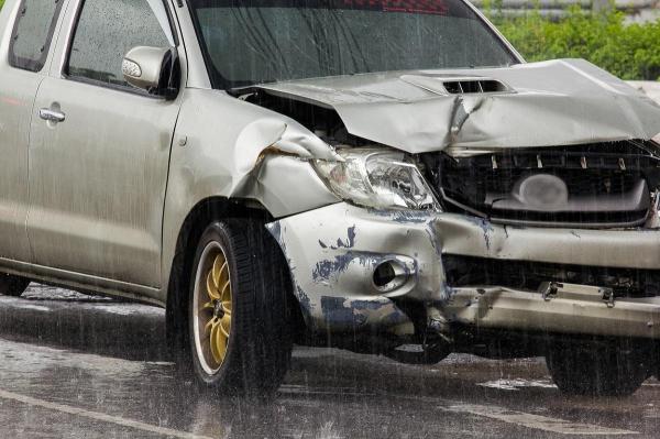Şoferul care nu declară un accident uşor riscă penalităţi serioase
