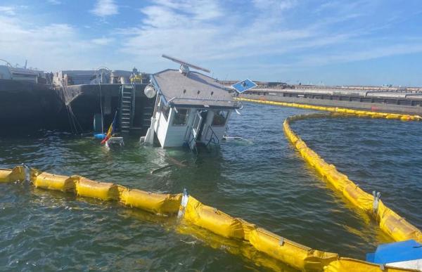 O navă sub pavilion Cehia s-a scufundat în Portul Constanța. Cei cinci membri ai echipajului au fost salvaţi