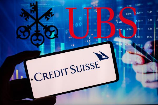 UBS a cumpărat Credit Suisse, aflat în pragul colapsului după problemele de pe bursă