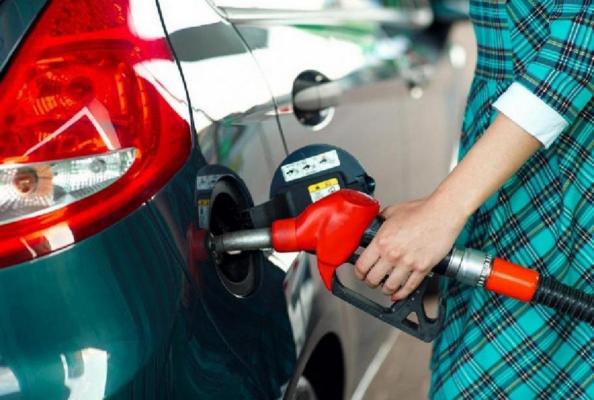 Preţurile la benzină şi motorină oscilează faţă de sfârşitul săptămânii trecute
