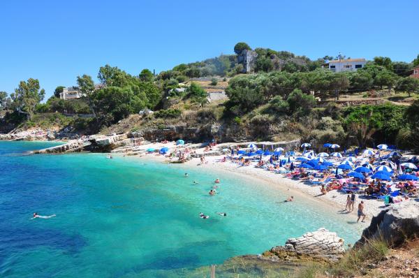 Cele mai bune plaje unde să-ţi petreci vacanţa în 2023. Plajă din Grecia
