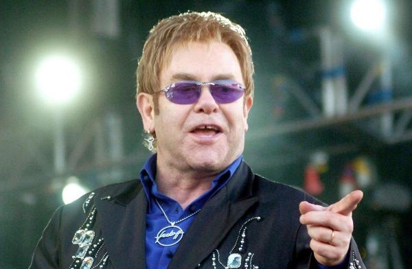 Elton John îşi ia rămas bun