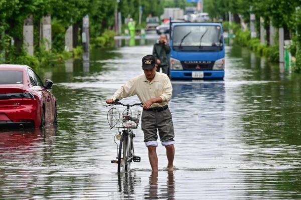 Furtuna tropicală Mawar face prăpăd în Japonia. 7.000 de locuinţe au rămas fără curent, circulaţia mai multor trenuri a fost suspendată