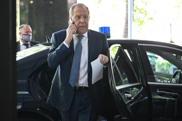 Rusia, roşie de furie. Lavrov l-a sunat pe ministrul de Externe turc şi i-a cerut explicaţii după ce Ankara i-a permis lui Zelenski să plece cu 5 luptători capturaţi