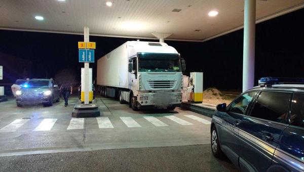 Metoda prin care un șofer român de TIR a fentat, timp de 3 luni, plata taxei de autostradă, în Franța. Paguba se ridică la 10.000 de euro
