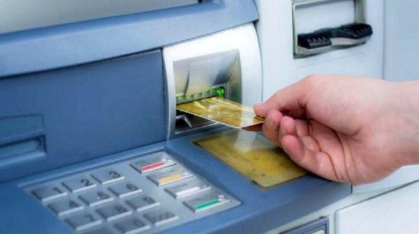 În România aproape că nu există persoană care să nu aibă cel puţin un card bancar