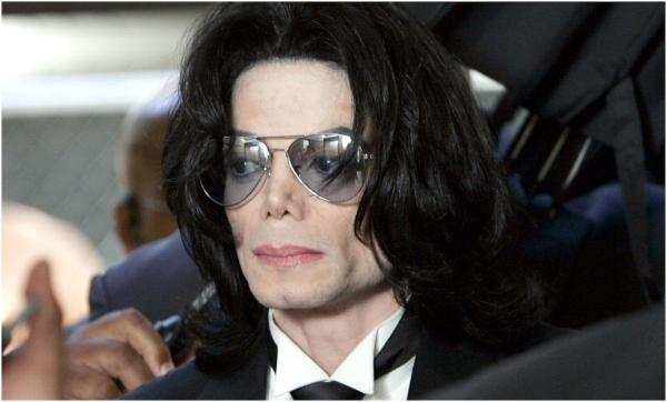 Procesele intentate lui Michael Jackson pentru abuzuri sexuale asupra minorilor pot fi reluate, decide o curte de apel din SUA