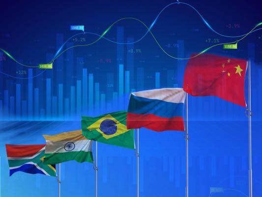 Banca țărilor BRICS vrea să reducă dependența de dolar în lume. Ce împrumuturi va acorda